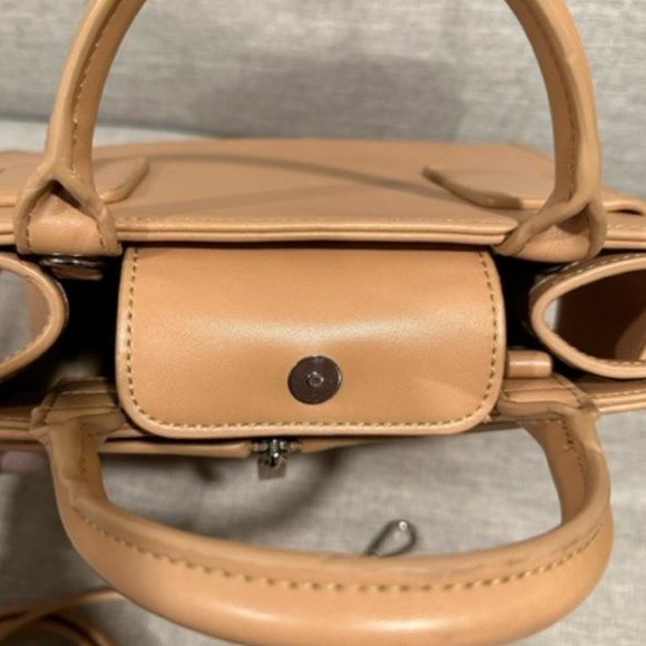 BRANDON BLACKWOOD Kuei Logo-Embossed Vegan Leather Medium Tote Bag - Picture 5 of 8